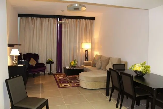 Deluxe Queen One Bedroom apartments
