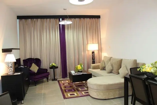 Deluxe Queen One Bedroom apartments