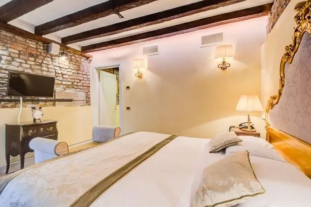 Classic Apart Daire, Ek Bina (Casanova)