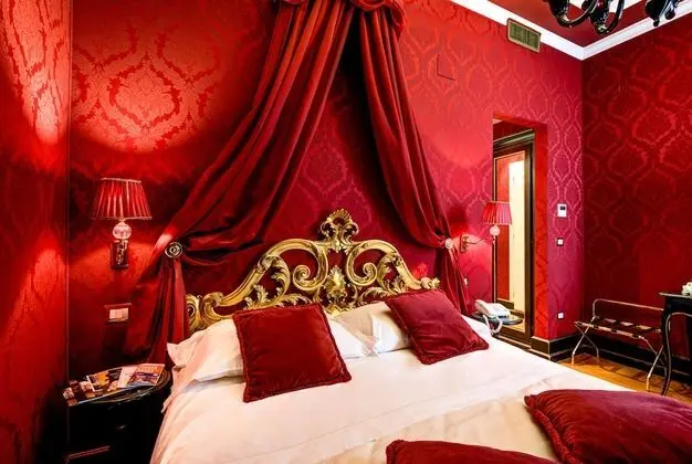 Classic Tek Büyük veya İki Ayrı Yataklı Oda