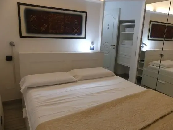 City Tek Büyük Yataklı Oda (Room 2)