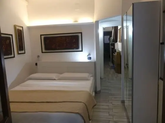 City Tek Büyük Yataklı Oda (Room 2)