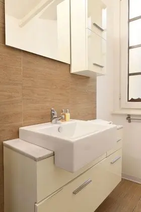 City Tek Büyük Yataklı Oda (Room 2)