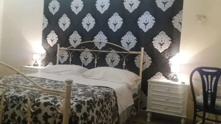 Basic Tek Büyük Yataklı Oda