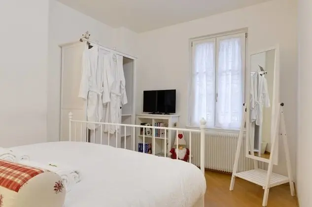 Junior Süit, Teras