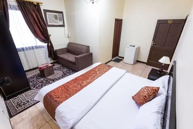 double room shared bathroom