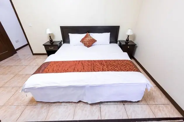 double room shared bathroom