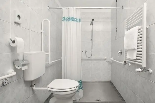 Standard Tek Büyük veya İki Ayrı Yataklı Oda, Göl Manzaralı