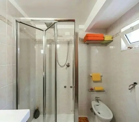 Family Oda, Özel Banyo, Kule (Rossa)