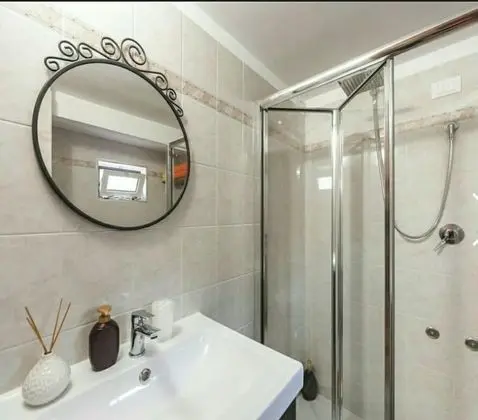 Family Oda, Özel Banyo, Kule (Rossa)