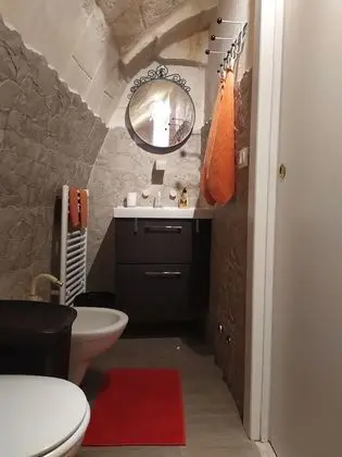 Tek Büyük Yataklı Oda, Özel Banyo, Zemin Kat (Arancione)