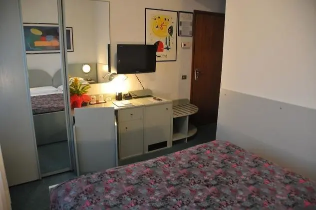 Classic Tek Büyük veya İki Ayrı Yataklı Oda
