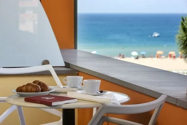 Deluxe Tek Büyük veya İki Ayrı Yataklı Oda, Deniz Manzaralı
