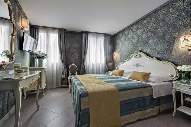 Tek Büyük Yataklı Oda, Kanal Manzaralı