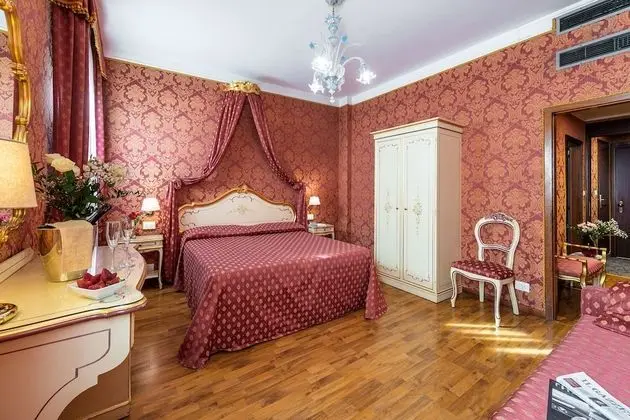 Superior Tek Büyük Yataklı Oda (3rd floor)