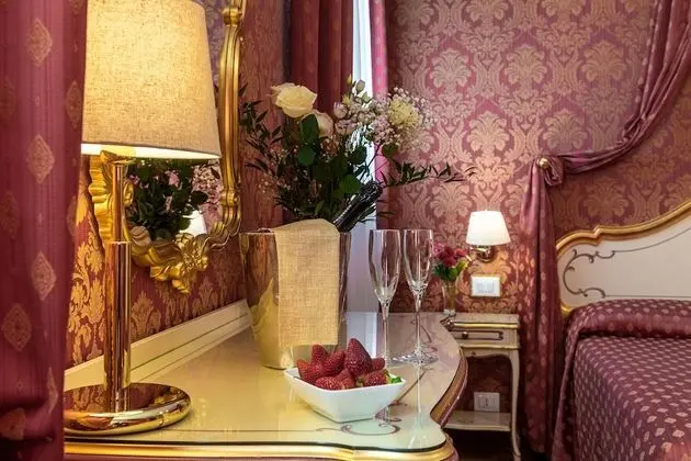 Superior Tek Büyük Yataklı Oda (3rd floor)