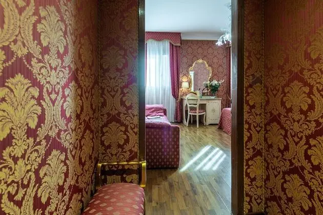 Superior Tek Büyük Yataklı Oda (3rd floor)