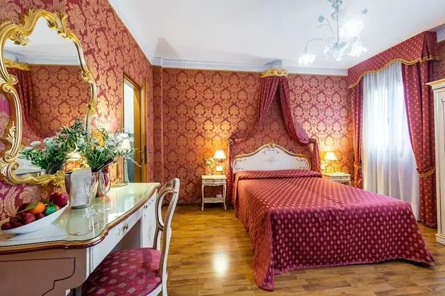 Superior Tek Büyük Yataklı Oda (3rd floor)