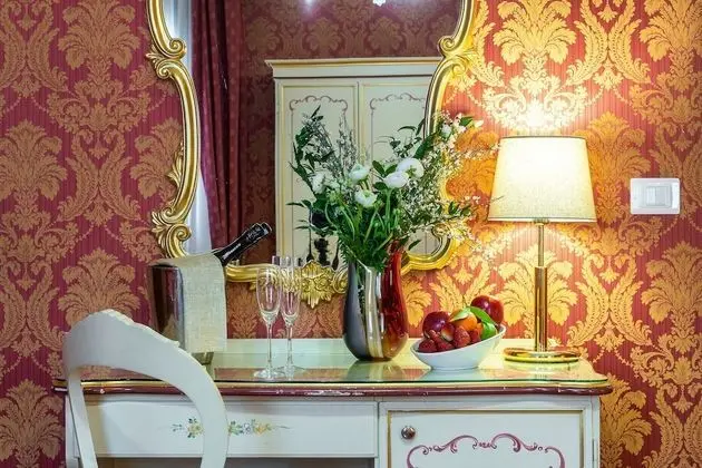 Superior Tek Büyük Yataklı Oda (3rd floor)