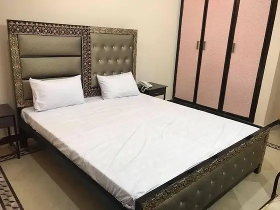 Standard Tek Büyük Yataklı Oda