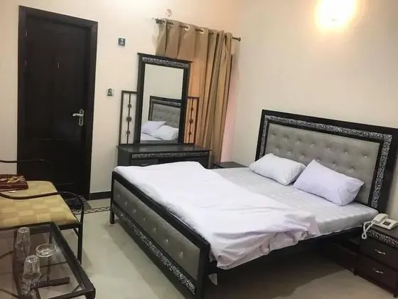 Standard Tek Büyük Yataklı Oda
