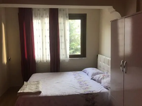 Family Apartment, Smoking