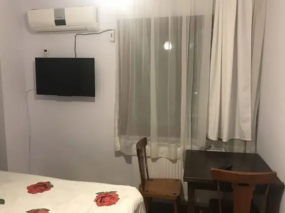 Family Apartment, Smoking