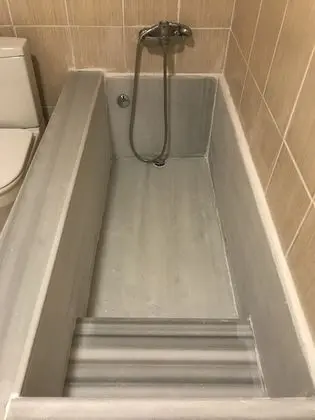 Family Apartment, Smoking