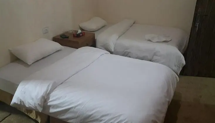 Basic Tek Büyük veya İki Ayrı Yataklı Oda