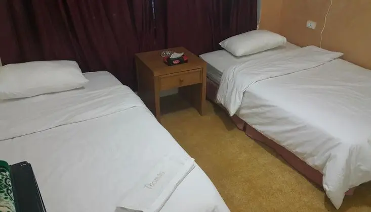 Basic Tek Büyük veya İki Ayrı Yataklı Oda