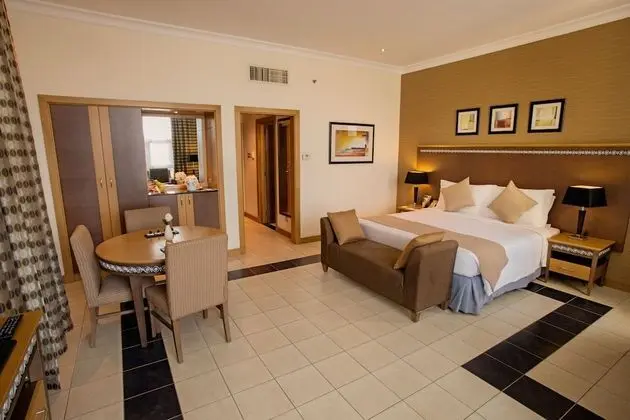 Corner Suite with One King Bed