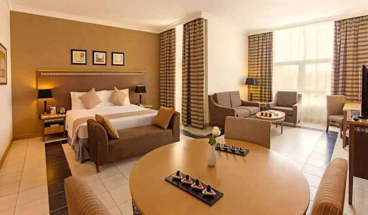 Corner Suite with One King Bed