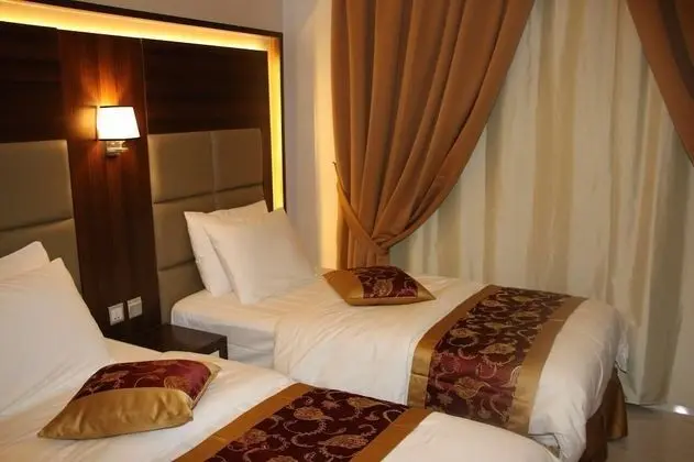 Design Tek Büyük veya İki Ayrı Yataklı Oda