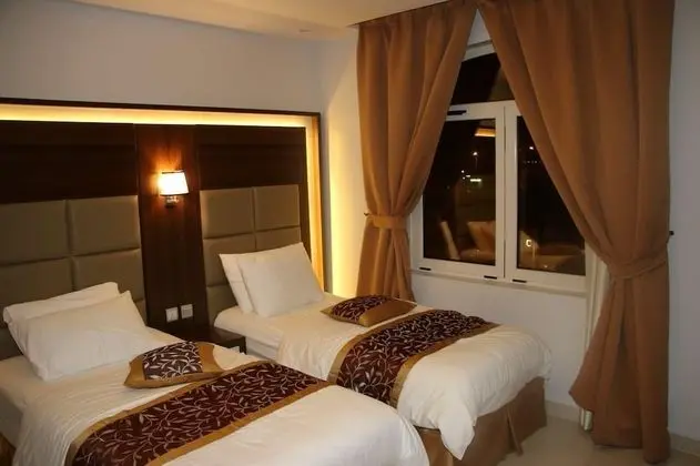 Design Tek Büyük veya İki Ayrı Yataklı Oda