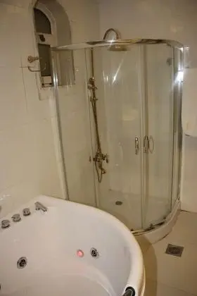 Design Tek Büyük veya İki Ayrı Yataklı Oda
