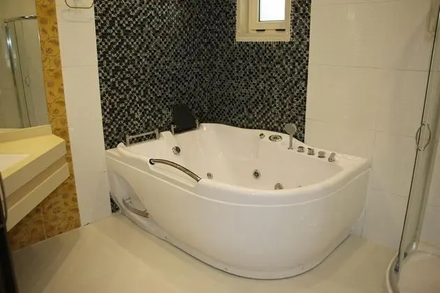 Design Tek Büyük veya İki Ayrı Yataklı Oda