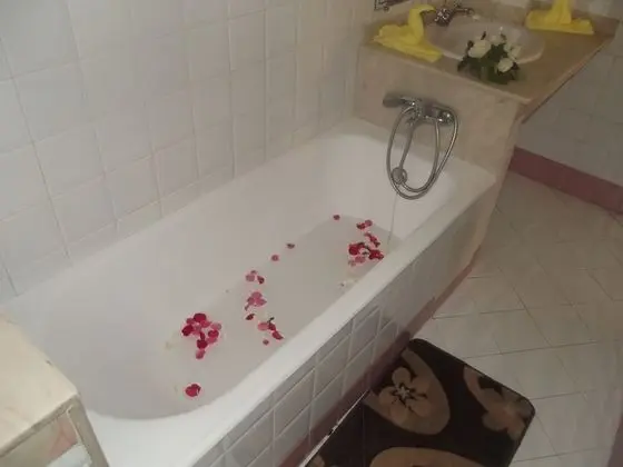 Tek Kişilik Oda, 1 Çift Kişilik Yatak