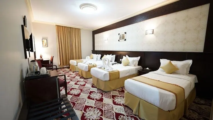 Deluxe Dört Kişilik Oda