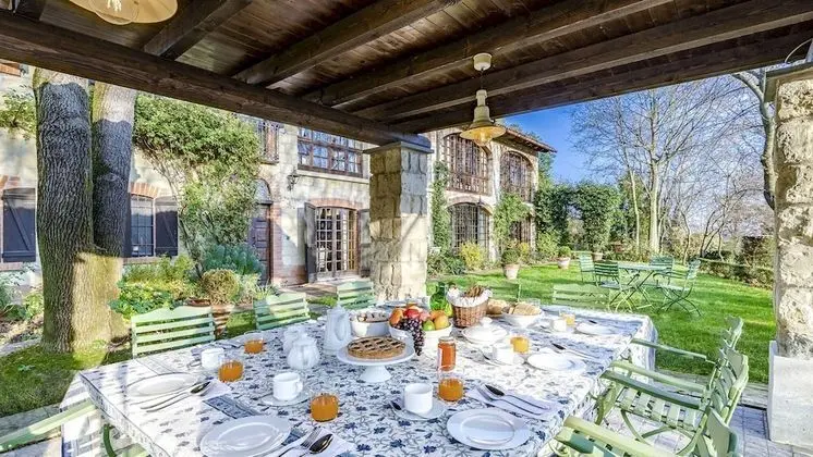 Villa
