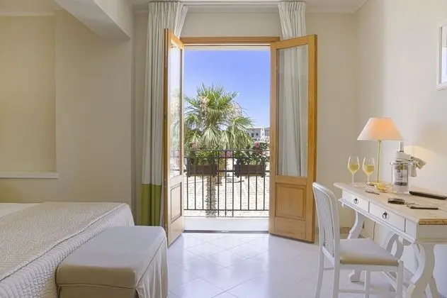 Superior Tek Büyük Yataklı Oda, Balkon, Deniz Manzaralı