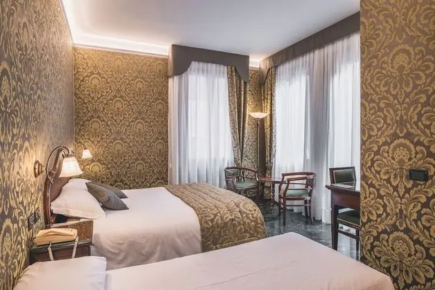 Superior Üç Kişilik Oda, Balkon (Dependance)