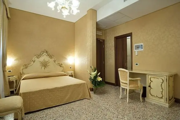 Üç Kişilik Oda, Özel Banyo