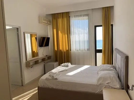Deluxe Tek Büyük Yataklı Oda, Deniz Manzaralı, Denize Sıfır