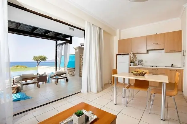Classic Villa, 1 Yatak Odası, Kişiye Özel Havuzlu, Deniz Manzaralı
