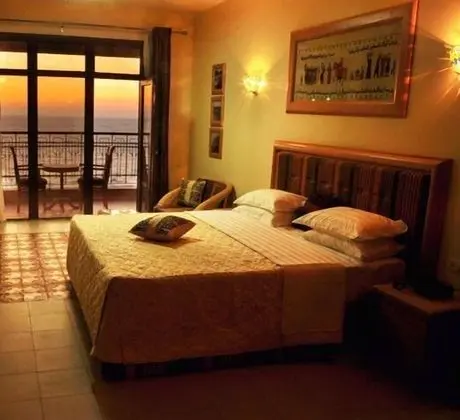 Royal Tek Büyük Yataklı Oda, Balkon, Plaj Manzaralı
