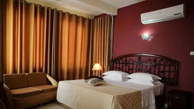 Royal Tek Büyük Yataklı Oda, Balkon, Plaj Manzaralı