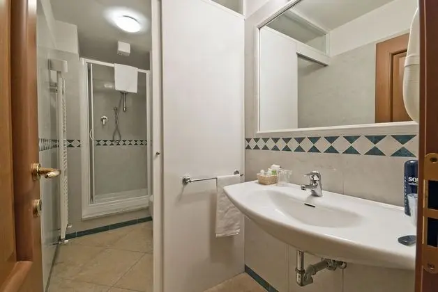 Standard Tek Büyük veya İki Ayrı Yataklı Oda, Şehir Manzaralı