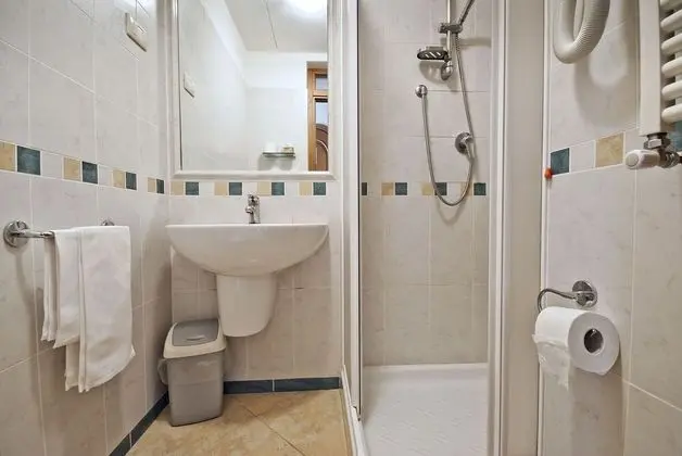 Standard Tek Büyük veya İki Ayrı Yataklı Oda, Şehir Manzaralı