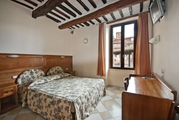 Tek Büyük veya İki Ayrı Yataklı Oda, Şehir Manzaralı (Private External Bathroom)