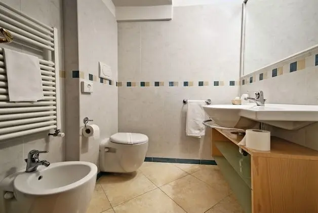 Üç Kişilik Oda, Balkon, Şehir Manzaralı
